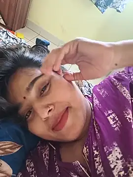 Snapshot of Sweet-Rani chatting on 04.22.26 Sweet-Rani online show from 04.22.26