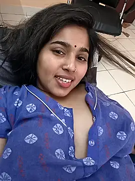 Snapshot of Sweet-Rani chatting on 04.24.26 Sweet-Rani online show from 04.24.26
