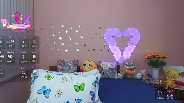 Snapshot of _Loves_ chatting on 09.27.25 Loves online show from 09.27.25