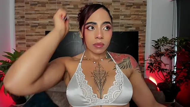 Snapshot of emilyfitness chatting on 04.29.26 emilyfitness online show from 04.29.26