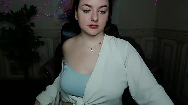 Snapshot of Helen_Elliot chatting on 12.20.24 Helen Elliot online show from 12.20.24