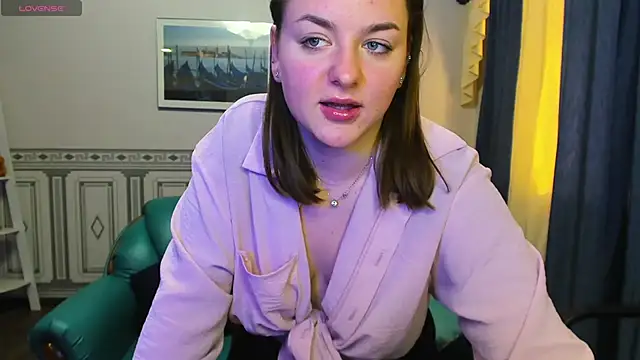 Snapshot of Helen_Elliot chatting on 12.24.24 Helen Elliot online show from 12.24.24
