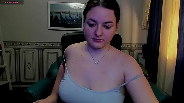 Snapshot of Helen_Elliot chatting on 12.31.24 Helen Elliot online show from 12.31.24