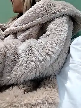 fofinhaa12 online show from 02.05.26