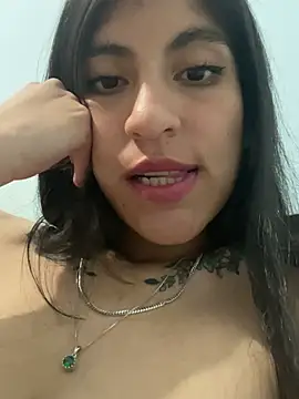 Snapshot of Sweett_Sarita chatting on 01.05.25 Sweett Sarita online show from 01.05.25