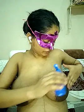 bigtitsqueen online show from 10.28.25