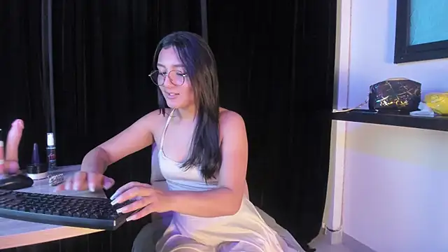 Afrodita Shalom online show from 12.16.24