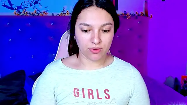 Snapshot of SOYYKY chatting on 12.19.24 SOYYKY online show from 12.19.24
