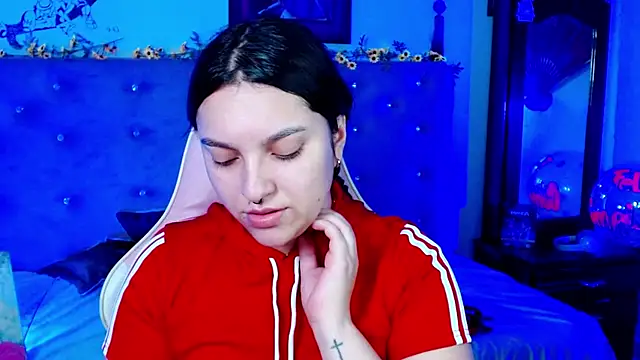 Snapshot of SOYYKY chatting on 12.29.24 SOYYKY online show from 12.29.24