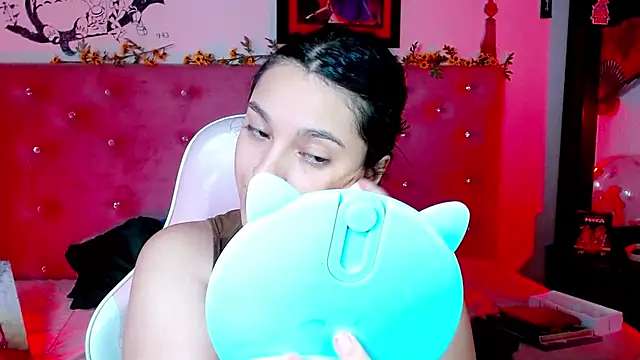 Snapshot of SOYYKY chatting on 12.29.24 SOYYKY online show from 12.29.24