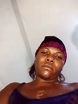 Snapshot of Danny_lady chatting on 11.04.25 Danny lady online show from 11.04.25