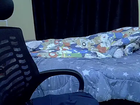 Snapshot of Horny-slut_ chatting on 09.16.25 Horny-slut online show from 09.16.25