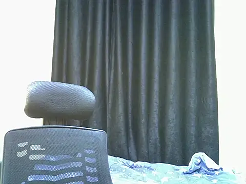 Snapshot of Horny-slut_ chatting on 10.23.25 Horny-slut online show from 10.23.25