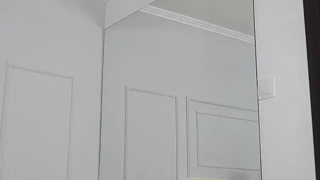 LeilaLow online show from 01.09.25