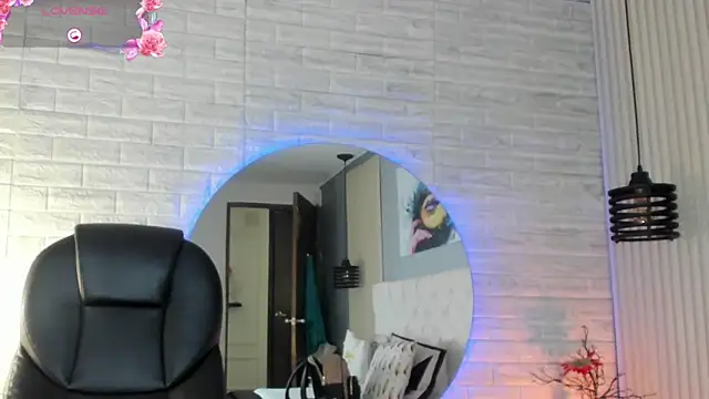 nicole  parker1 online show from 01.13.25