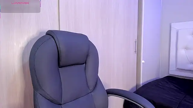 nicole  parker1 online show from 02.27.26