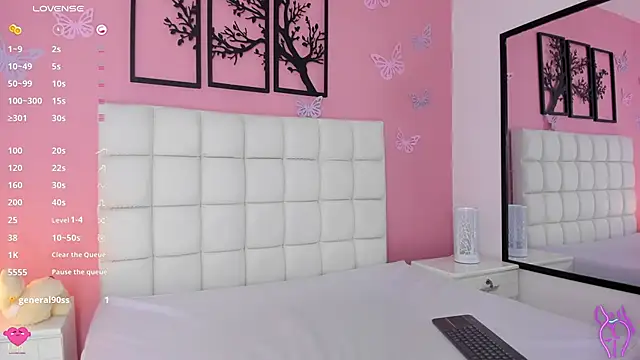 Snapshot of RenataJhonson_ chatting on 03.08.25 RenataJhonson online show from 03.08.25