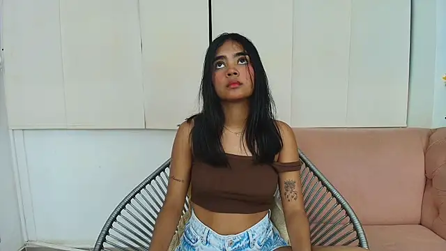 Snapshot of julieta_aguilar1 chatting on 01.06.25 julieta aguilar1 online show from 01.06.25