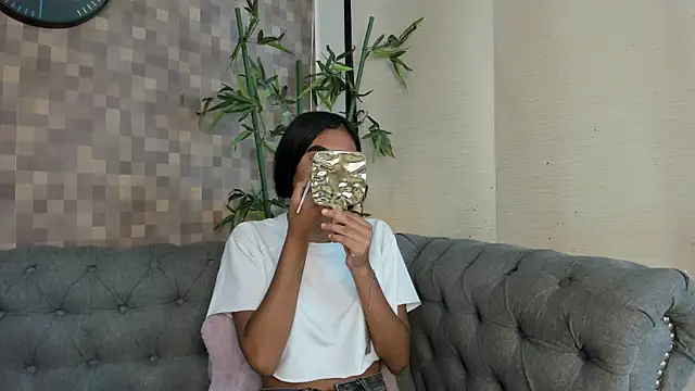 Snapshot of julieta_aguilar1 chatting on 09.28.25 julieta aguilar1 online show from 09.28.25