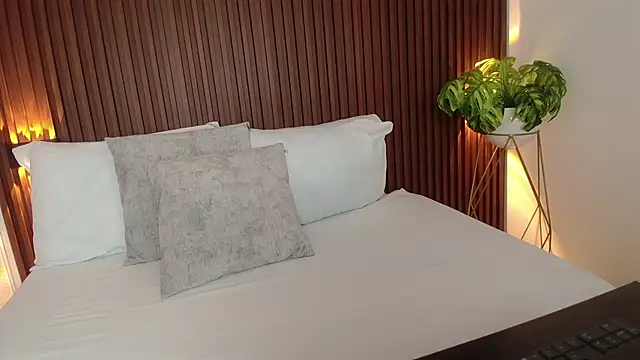 lindaa natashaa online show from 12.02.24