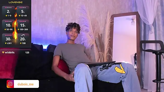 Snapshot of dubois_men chatting on 02.21.25 dubois men online show from 02.21.25