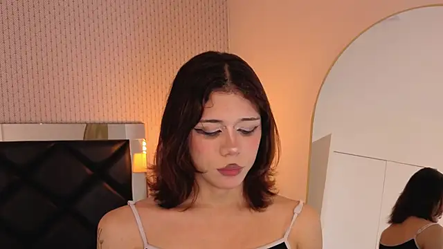 Snapshot of pixy_20 chatting on 10.04.25 pixy 20 online show from 10.04.25