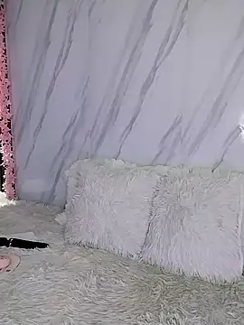 Snapshot of Nanda_Vixen chatting on 09.27.25 Nanda Vixen online show from 09.27.25