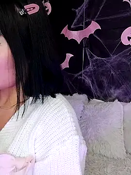 Snapshot of Nanda_Vixen chatting on 10.29.25 Nanda Vixen online show from 10.29.25