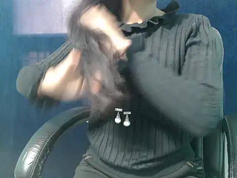 Yashi online show from 11.24.25