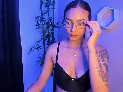 ASIAM BRUNET online show from 05.04.26