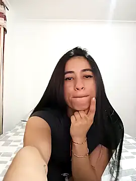 ChloeTurner  online show from 12.19.24