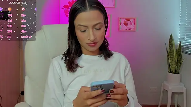 Elena Ruiz online show from 02.18.25