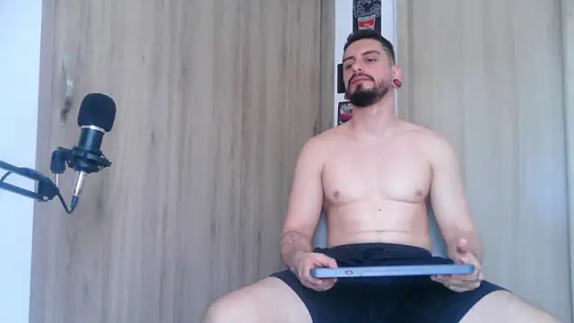 Aaron kwok28 online show from 10.30.25