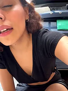 Katee Jones online show from 10.04.25