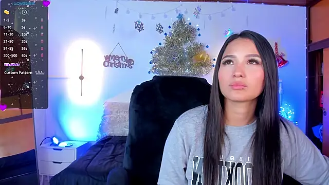 Snapshot of _gaby2 chatting on 12.21.24 gaby2 online show from 12.21.24