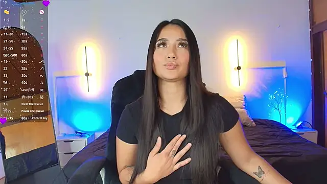 Snapshot of _gaby2 chatting on 03.20.25 gaby2 online show from 03.20.25