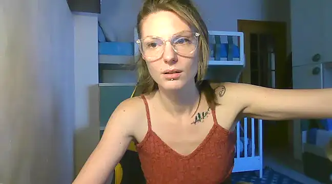Snapshot of Feli_blue chatting on 12.03.24 Feli blue online show from 12.03.24