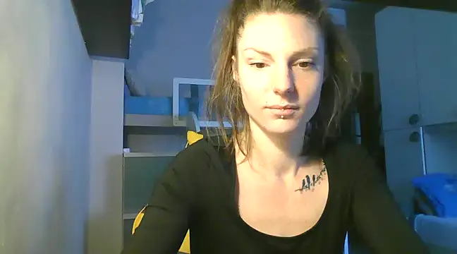 Snapshot of Feli_blue chatting on 12.04.24 Feli blue online show from 12.04.24