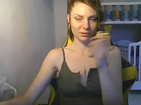 Snapshot of Feli_blue chatting on 02.25.25 Feli blue online show from 02.25.25