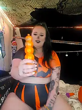 Bunny Cummings online show from 10.31.25