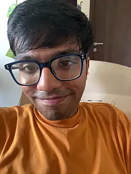 Snapshot of BoyzaraHatke chatting on 05.15.26 BoyzaraHatke online show from 05.15.26
