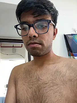 Snapshot of BoyzaraHatke chatting on 05.19.26 BoyzaraHatke online show from 05.19.26