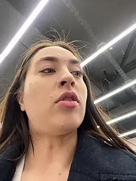 Holly Play online show from 12.17.24