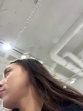 Holly Play online show from 12.24.24