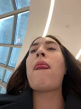 Holly Play online show from 01.13.25