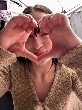 Holly Play online show from 02.26.25