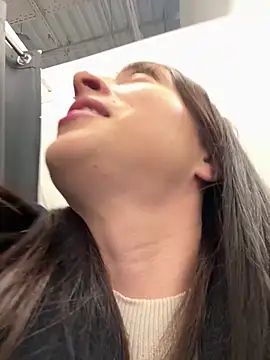 Holly Play online show from 02.28.25