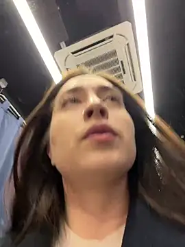 Holly Play online show from 03.13.25