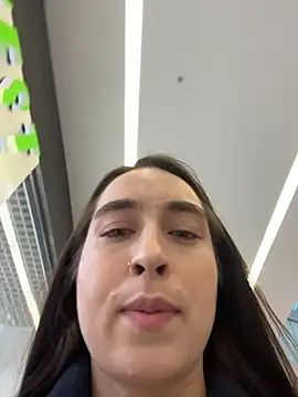 Holly Play online show from 12.05.25