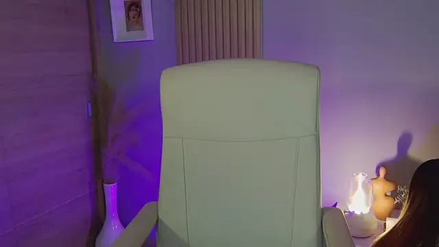 Snapshot of Alessia-miller_ chatting on 01.03.25 Alessia-miller online show from 01.03.25